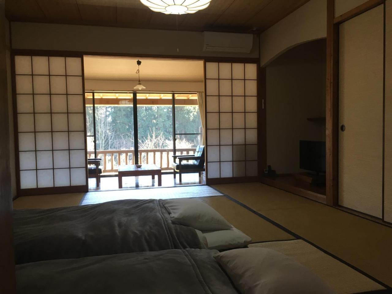 Hotel 山荘 紗羅樹 Syaranoki Yufu Exterior foto